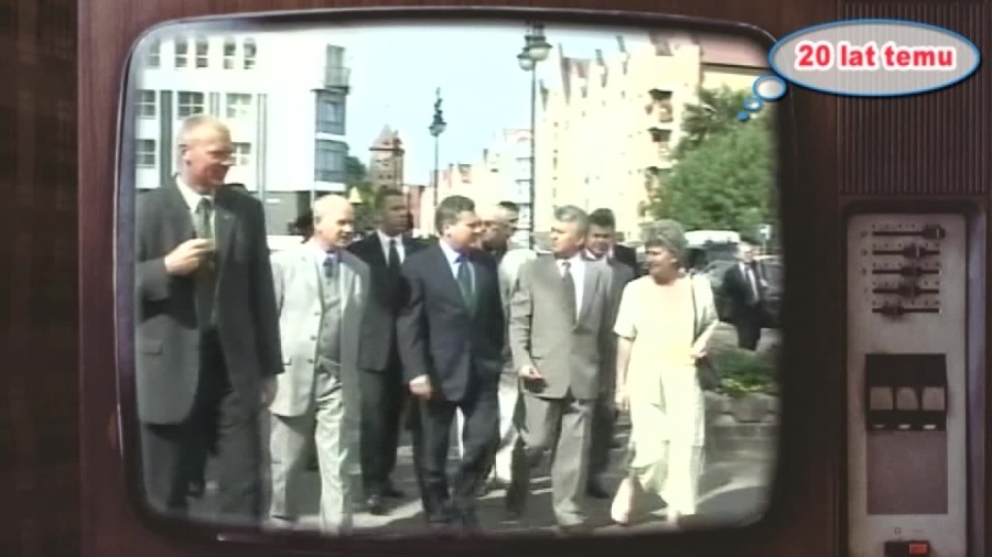 20010827-kwasniewski-w-elblagu.mp4
