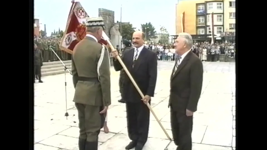19950916-obchody-dywizji-zmechanizowanej.mp4