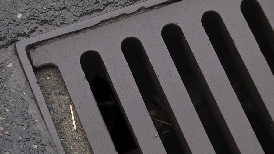 wieksze-opady-deszczu-powoduja-podtopienia-w-centrum-miasta.mp4