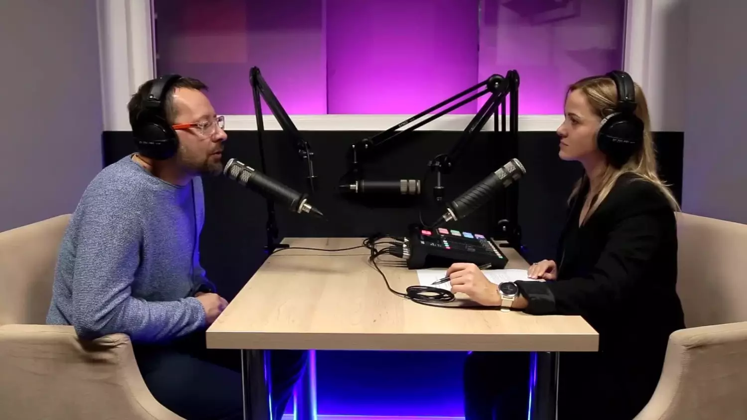 Od 10 lat pytają się Co jest?