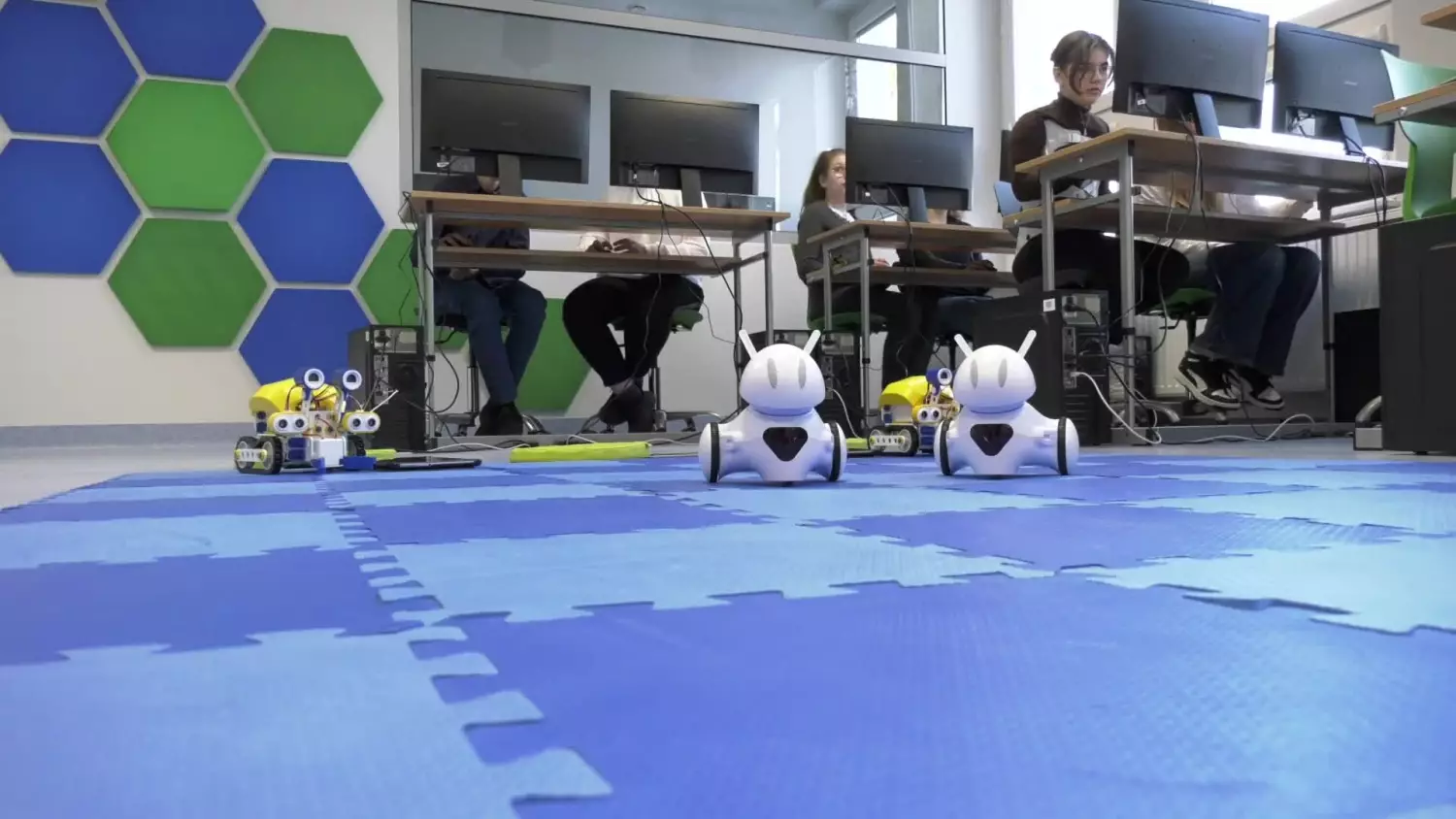 otwarcie-pracowni-eksperymentowania.mp4