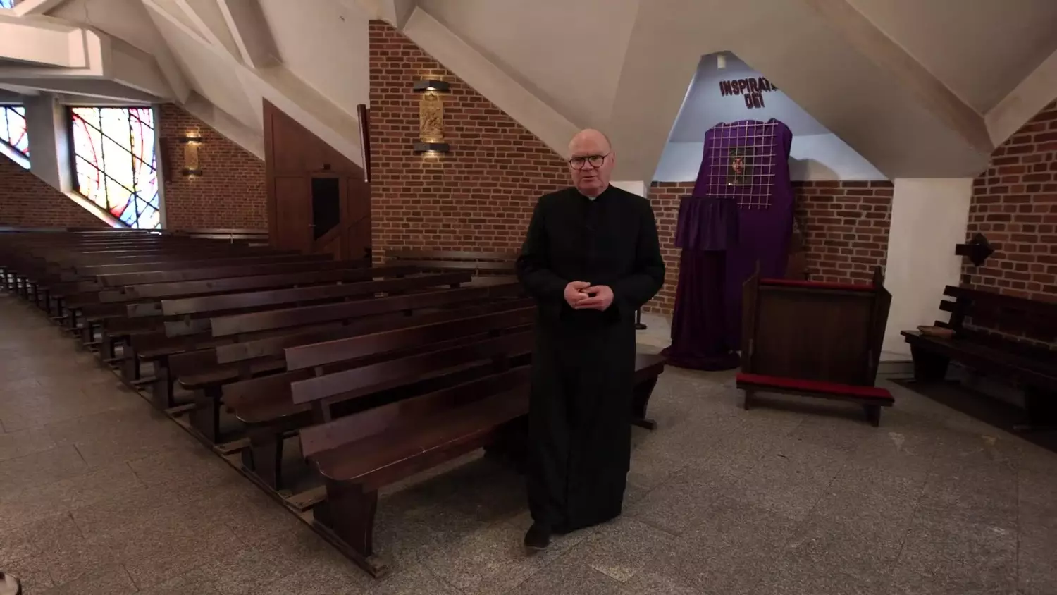 rozmowa-wielkanocna-z-ksiedzem-kilanowskim.mp4