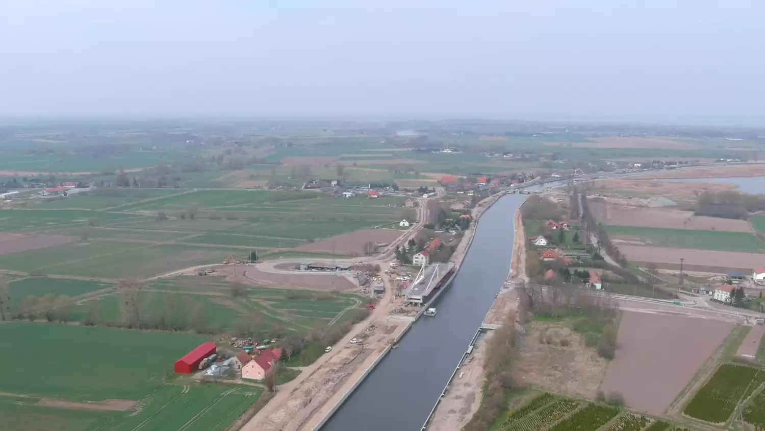 most-obrotowy-w-nowakowie-dron-sama-muzyka.mp4