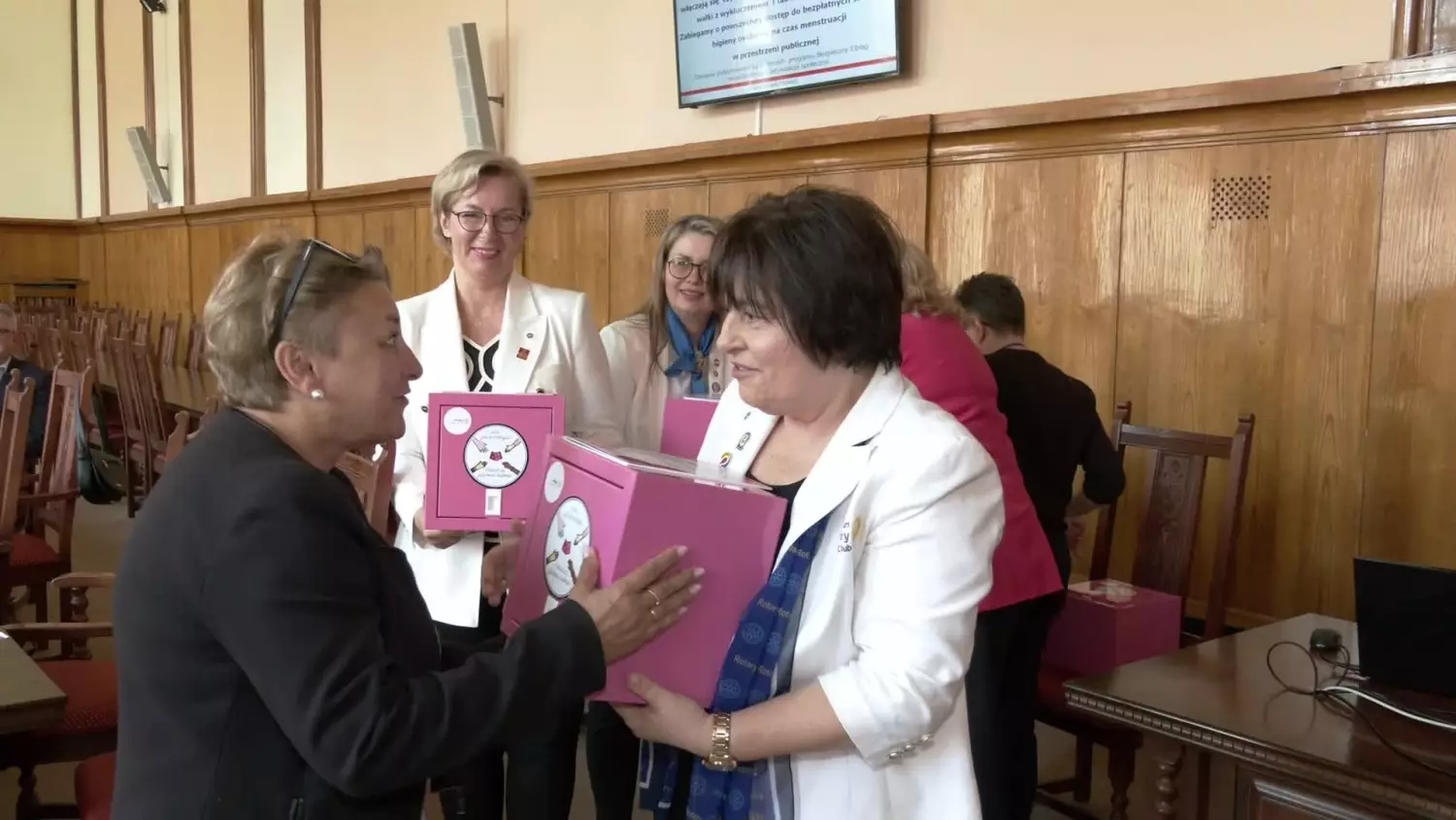 rozowe-skrzyneczki-w-elblaskich-szkolach.mp4