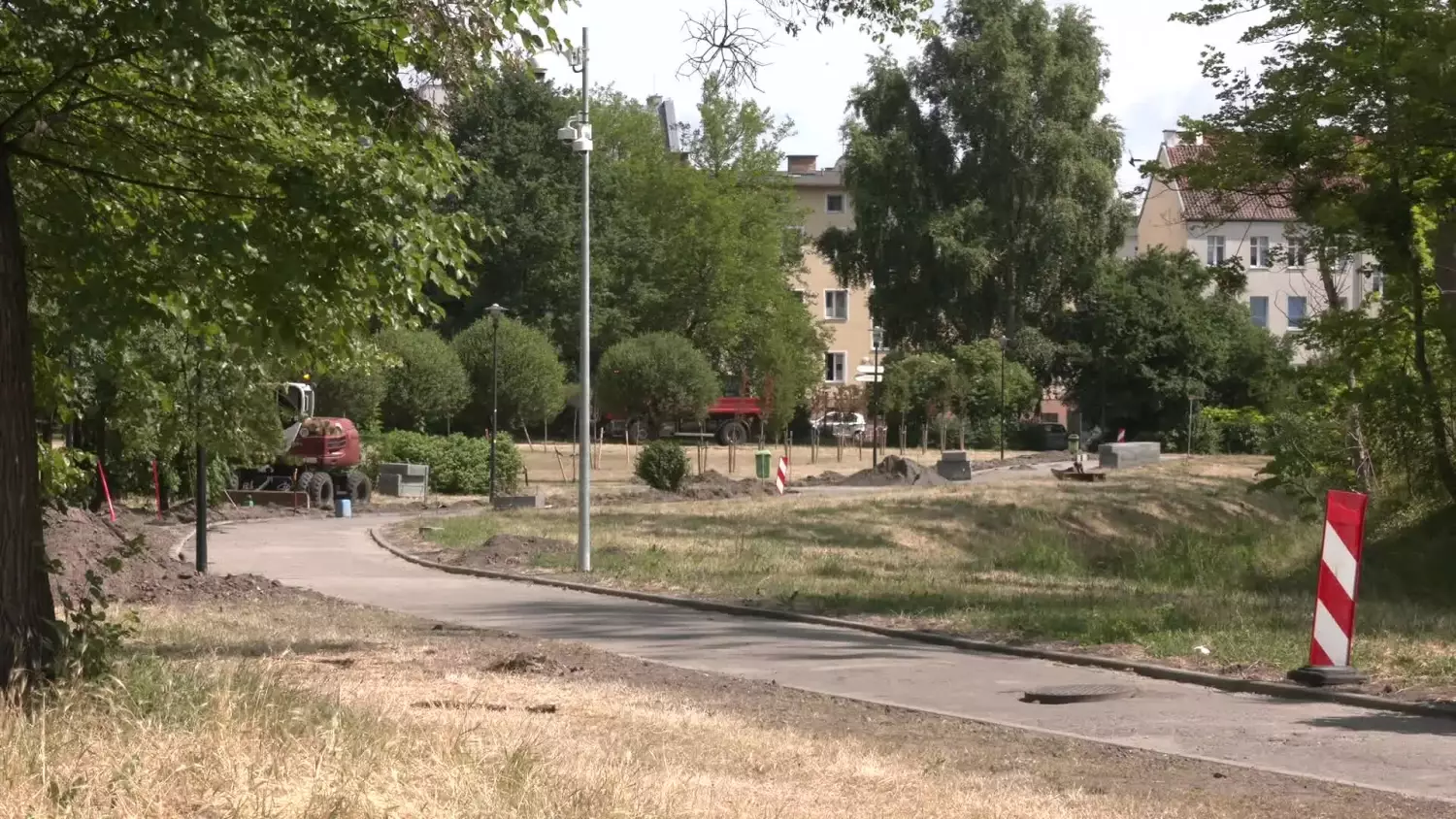 remont-alejek-traugutta.mp4