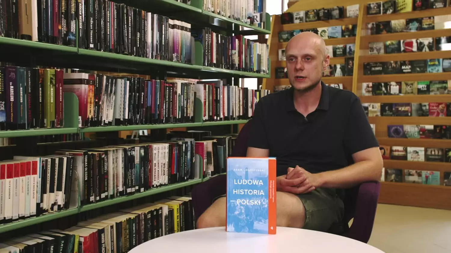 niezly-wczyt-biblioteka-piotr-nike.mp4