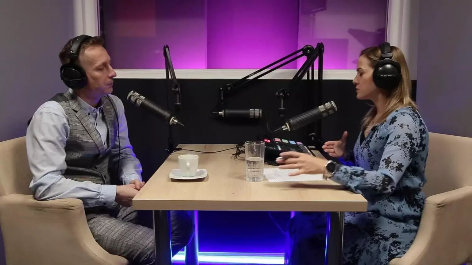 02podcast-kilka-pytan-rodziewicz-niechciany-prezent-461397c.mp4