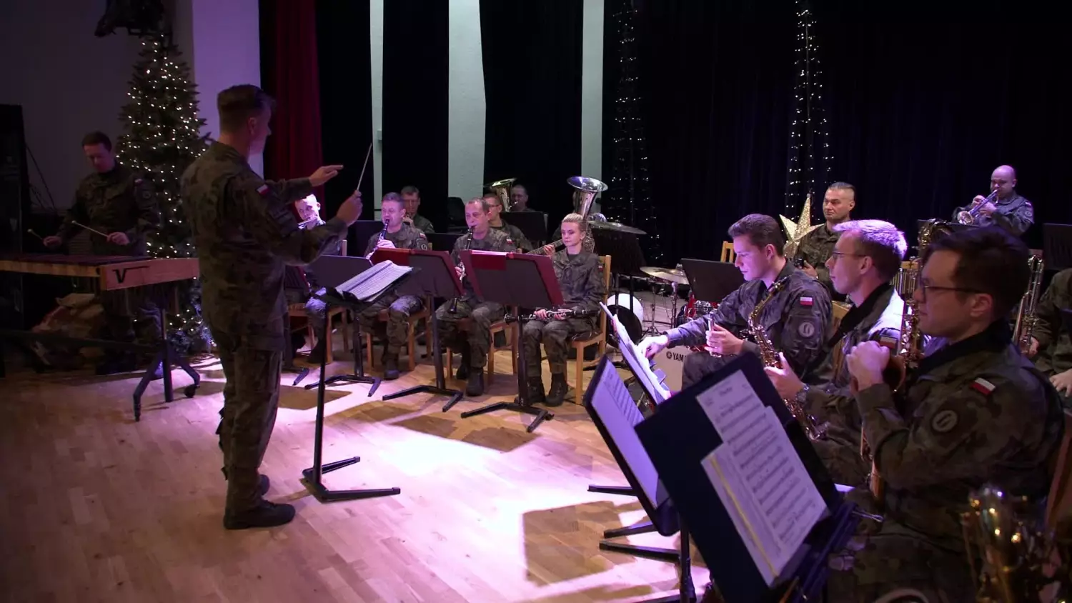 orkiestra-wojskowa.mp4