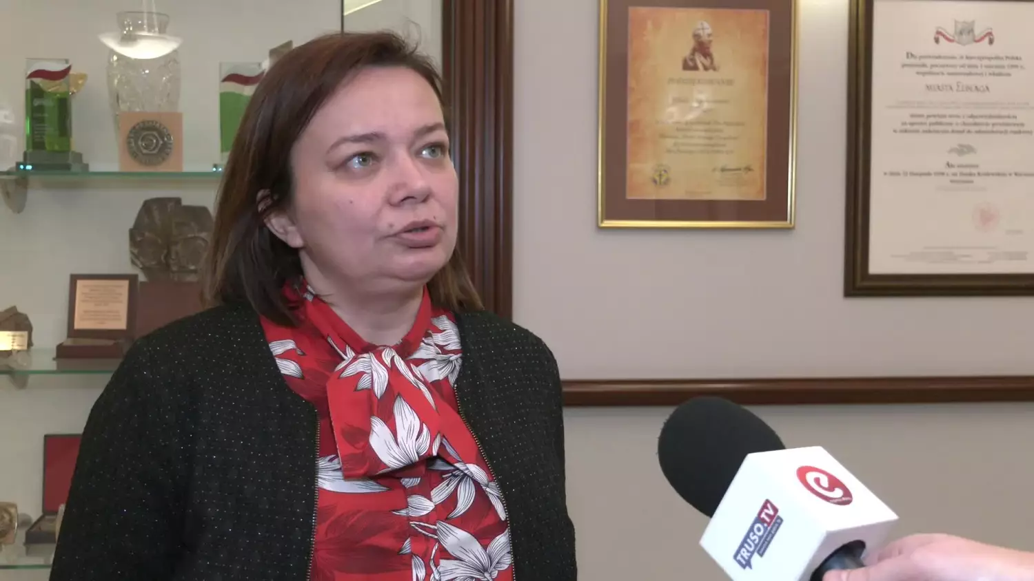 miasteczko-handlowe-przy-czolgu-wyburzenie.mp4