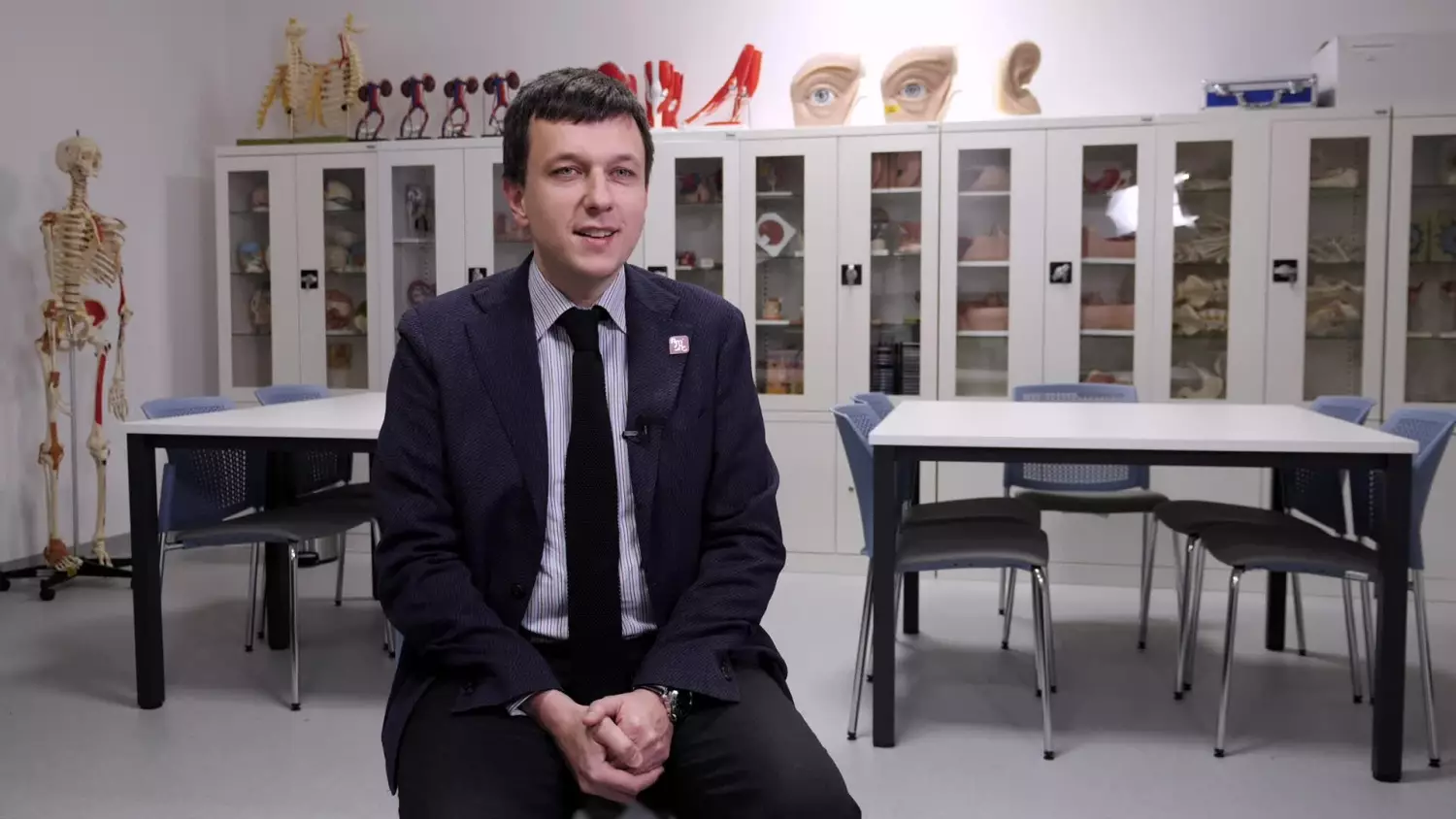 amisns-iprof-karol-polom01.mp4