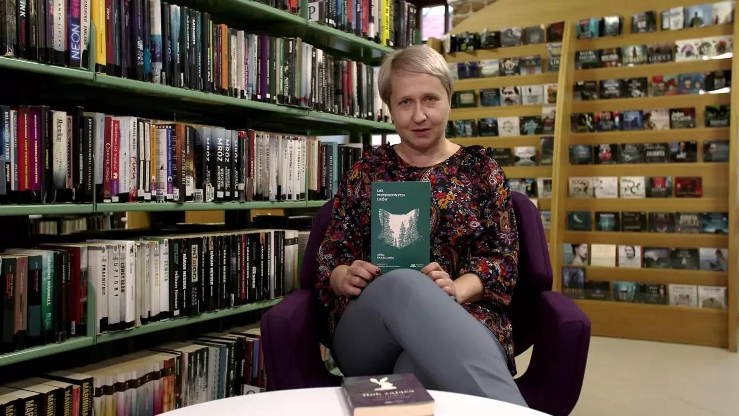 niezly-wczyt-biblioteka-aleksandra-bula-las-powieszonych-lisow.mp4