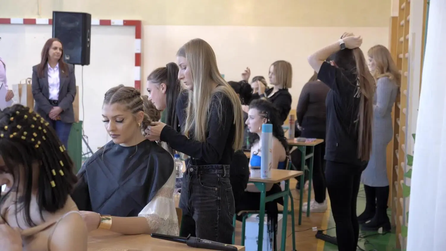 super-fryzjer-zsisiu-2024.mp4