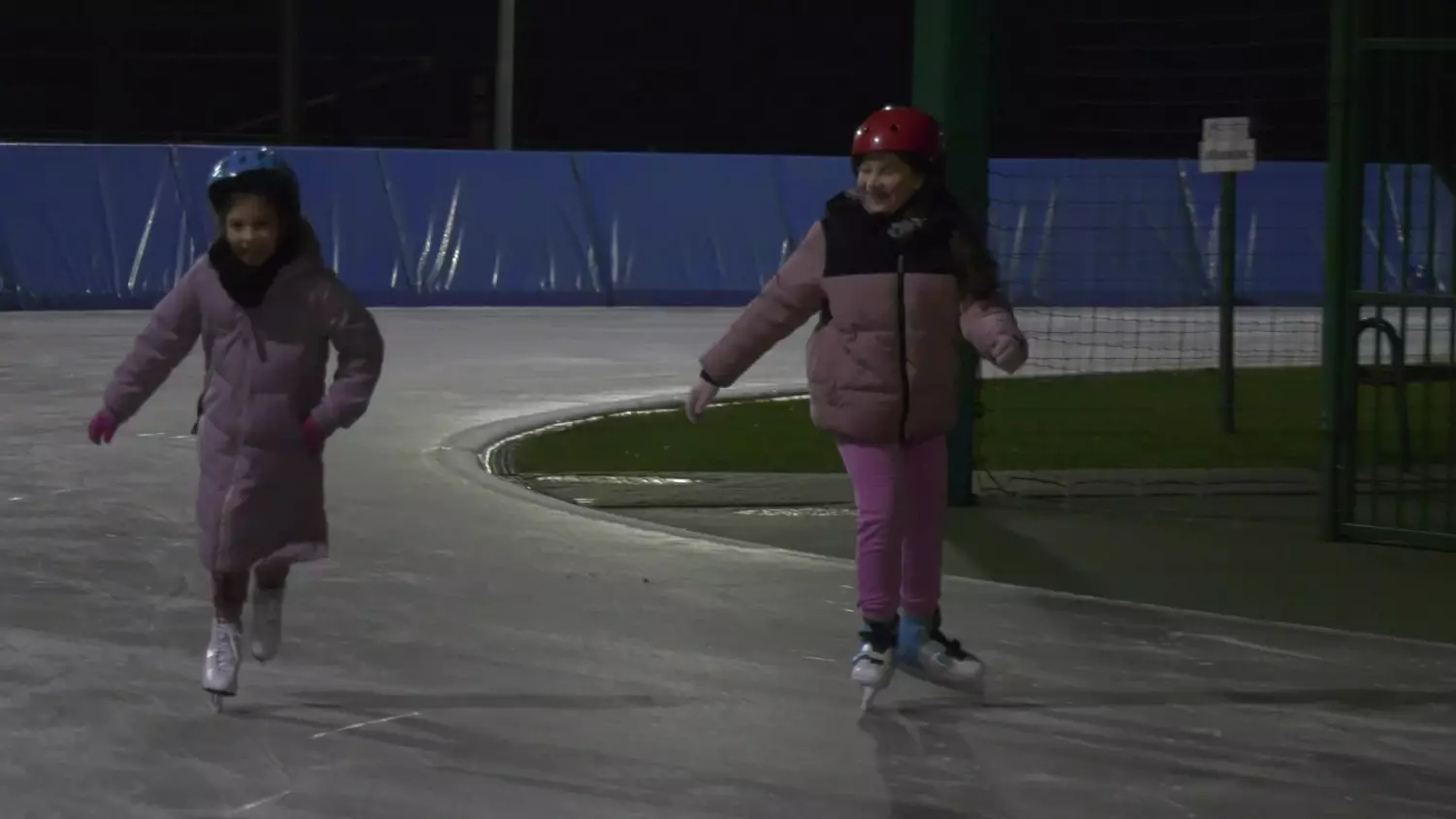 ogolnopolskie-zawody-dzieci-w-lyzwiarstwie-szybkim-na-torze-kalbar.mp4