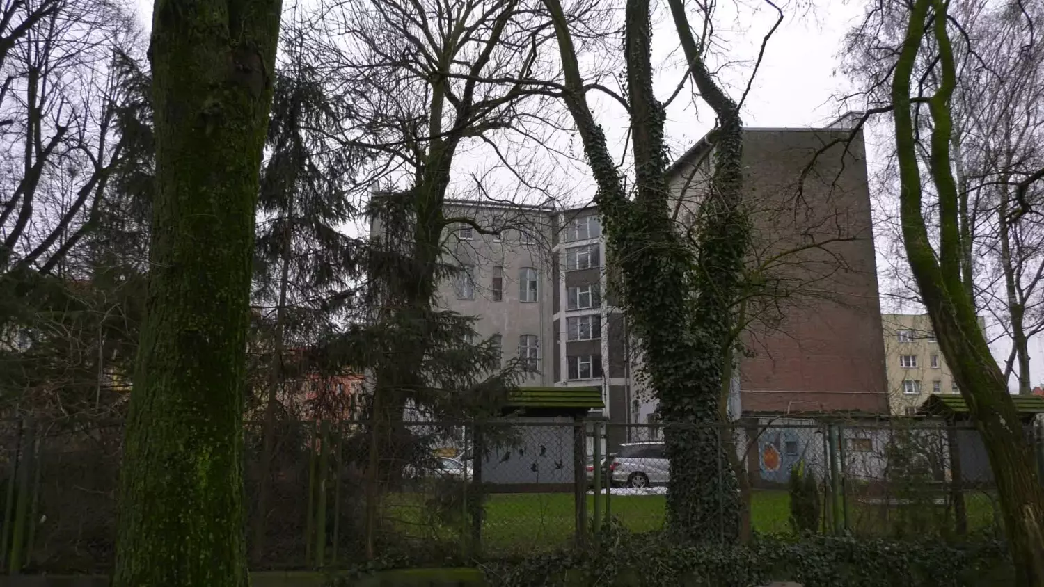 maszt-telekomunikacyjny-w-parku-planty.mp4