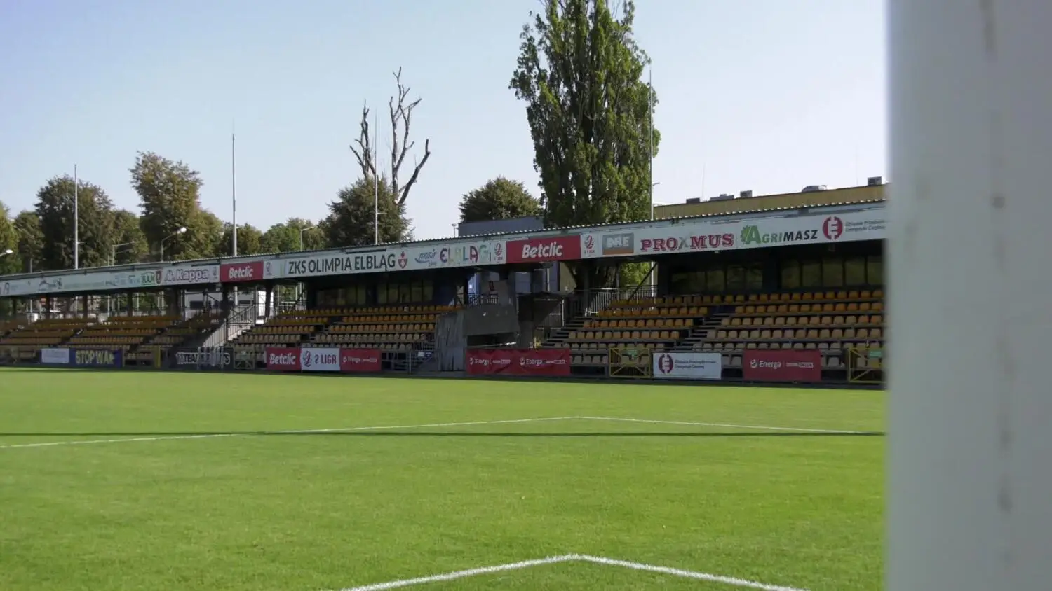 nadzwyczajna-sesja-rady-podgrzewana-murawa.mp4