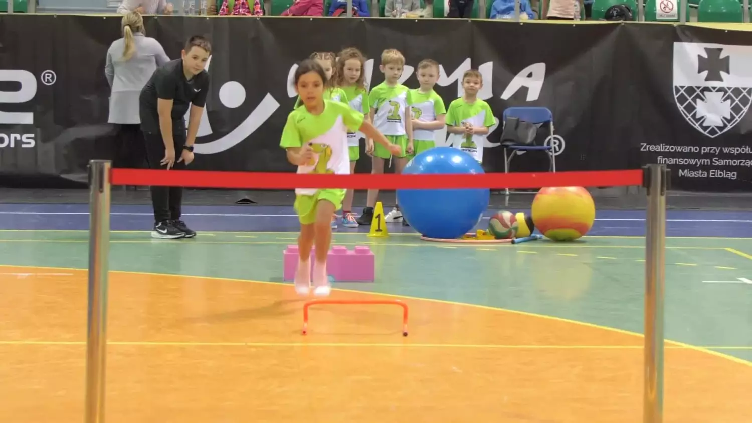 zabawa-najlepszym-pomostem-miedzy-dziecmi-za-nami-mrowa-cup-2025.mp4