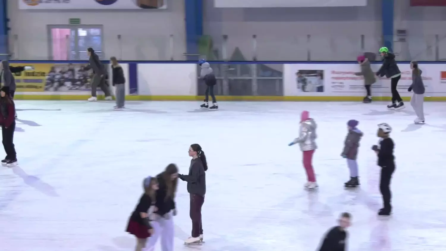 zakonczenie-sezonu-lyzwiarskiego-na-lodowisku-helena.mp4