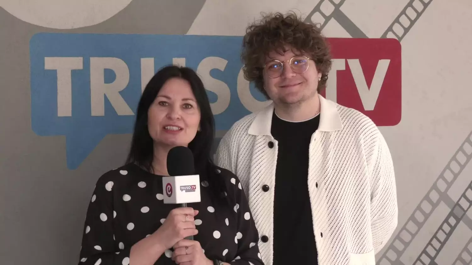 ekspresowe-kalendarium-teatr-scena-przy-stoliku.mp4