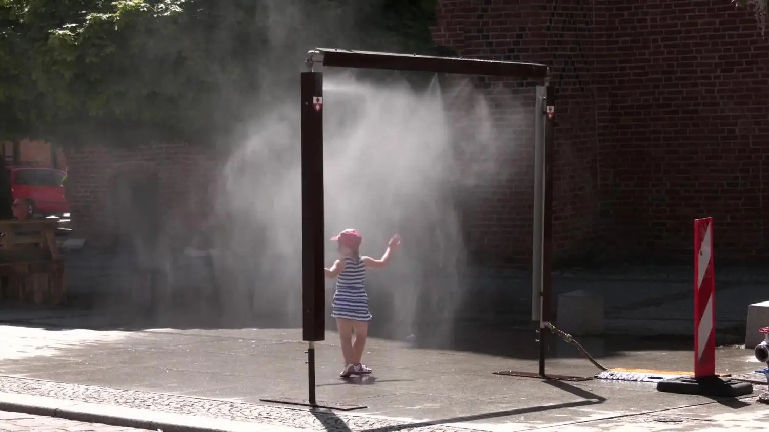 kurtyny-wodne-na-upal.mp4