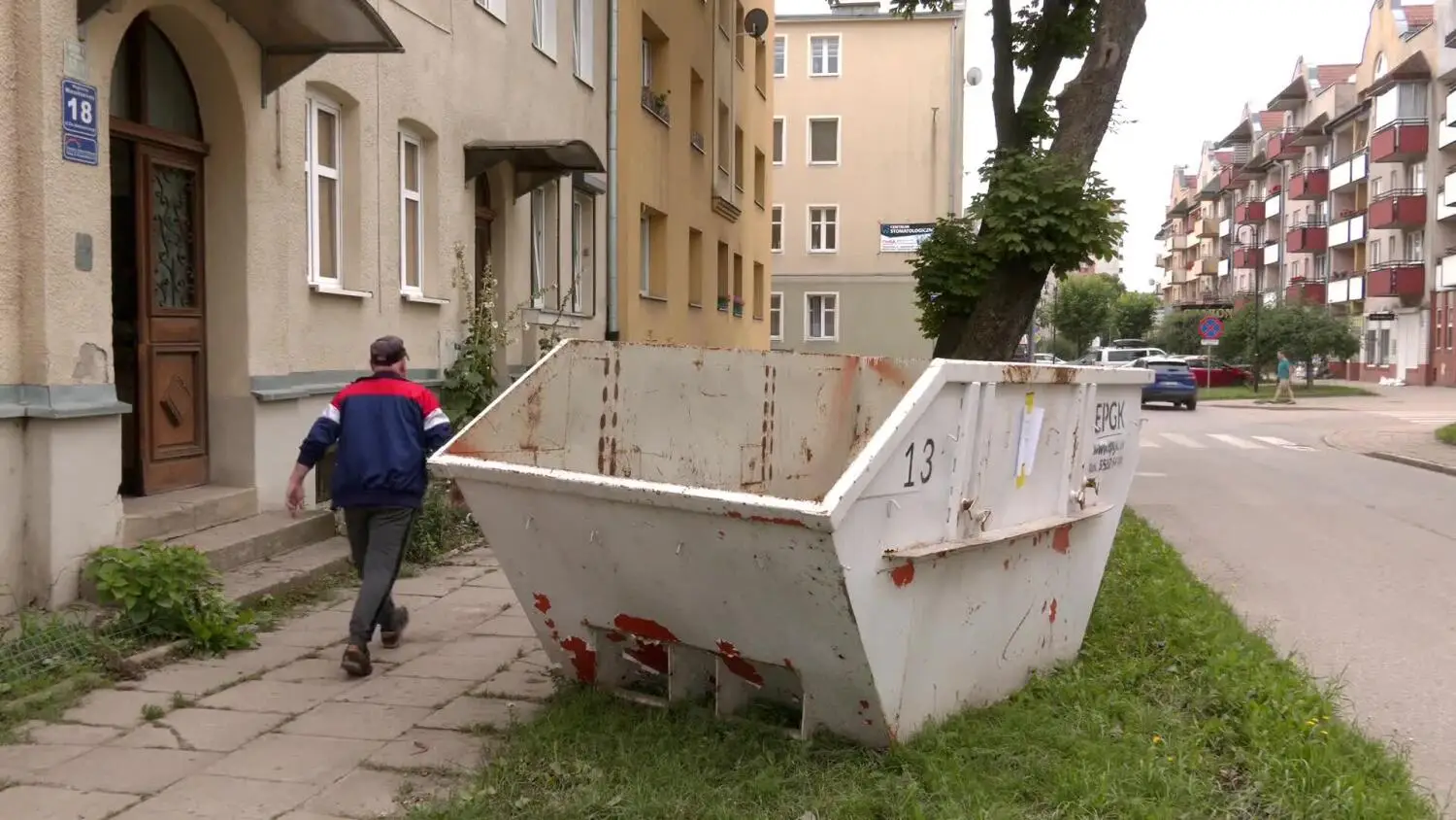 kontenery-na-odpady-popowodziowe.mp4