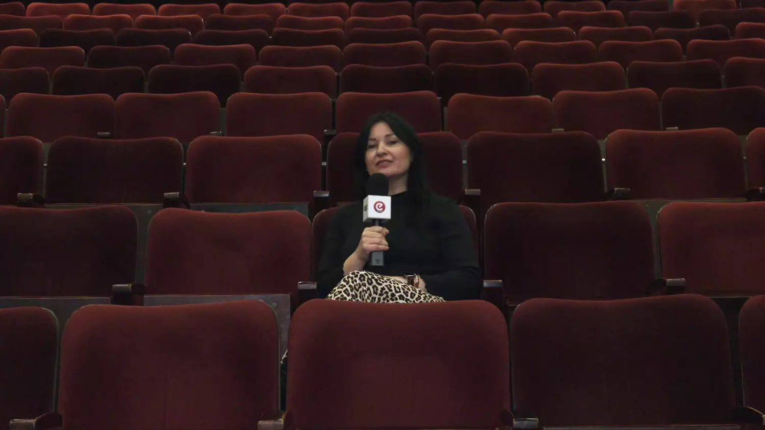 ekspresowe-kalendarium-teatr-scena-przy-stoliku.mp4