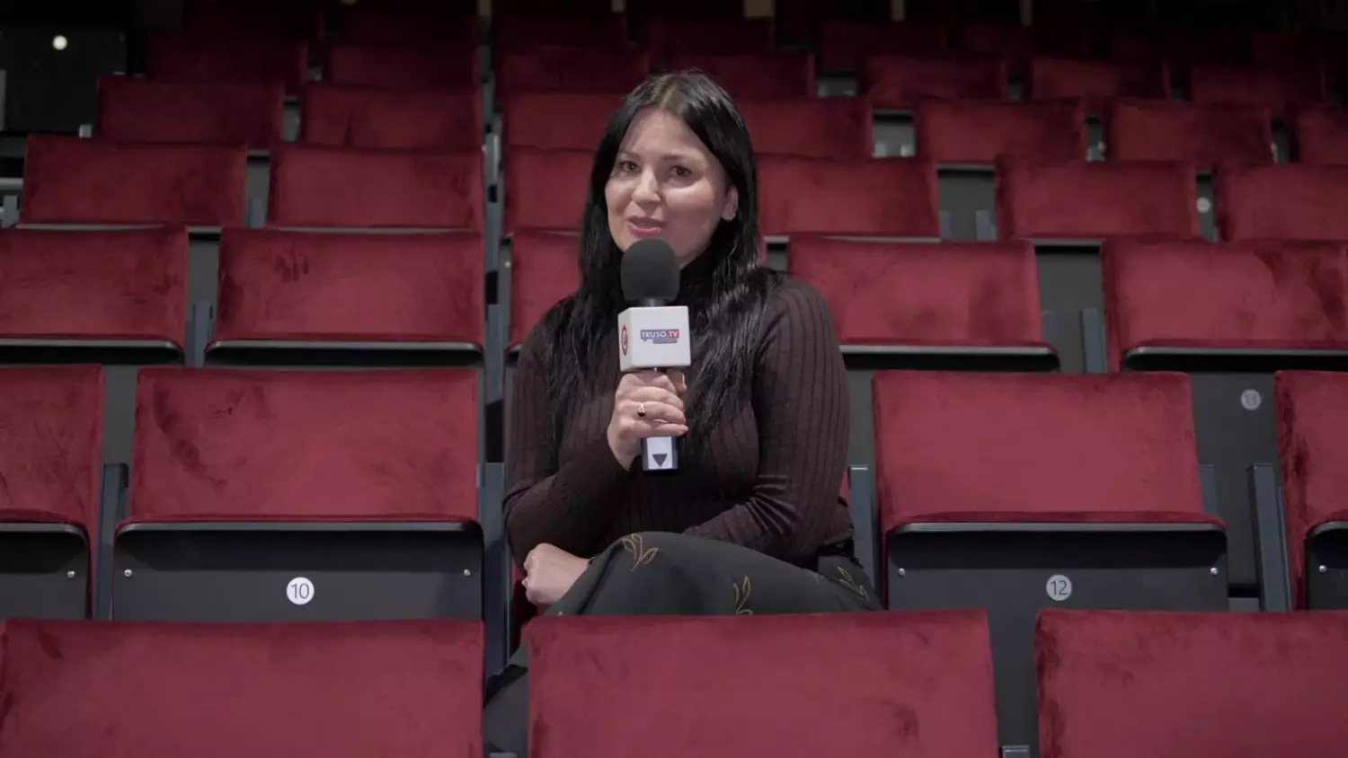 ekspresowe-kalendarium-teatr-scena-przy-stoliku.mp4